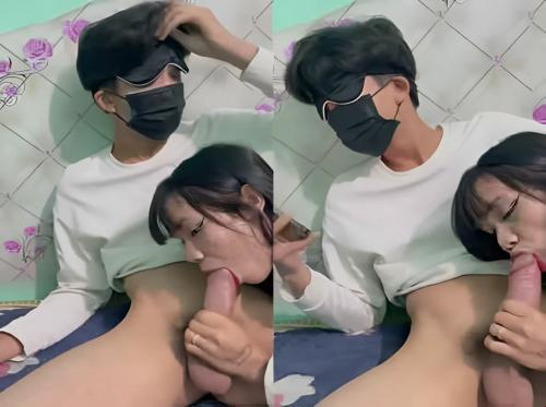 Thuong Den erkek arkadaşının sikini emiyor..... Thuong Den erkek arkadaşının sikini emiyor.....