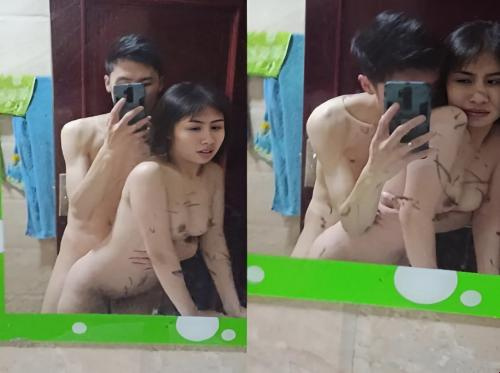 Xin mãi em rau mới cho quay trước gương Xin mãi em rau mới cho quay trước gương