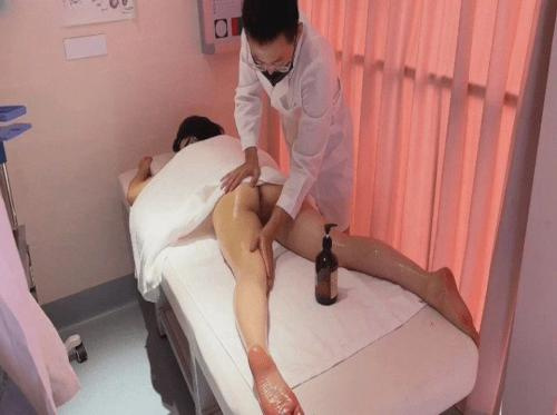 สาวขี้สงสัยไปนวดแล้วปิดท้าย สาวขี้สงสัยไปนวดแล้วปิดท้าย